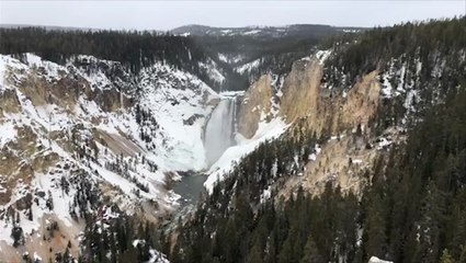 Late-season snowfall targets the Midwest