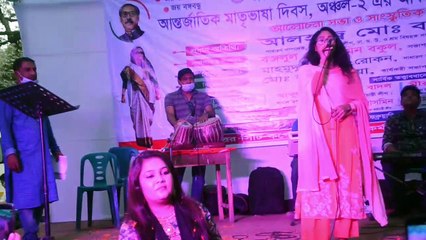 বসন্ত বাতাসে সই গো বসন্ত বাতাসে,বন্ধুর বাড়ীর ফুলের গন্ধ আমার বাড়ী আসে, গানের মেলা