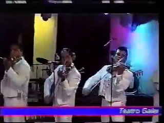 Mariano Barba -  Que Chulos Ojos Con Mariachi En Vivo