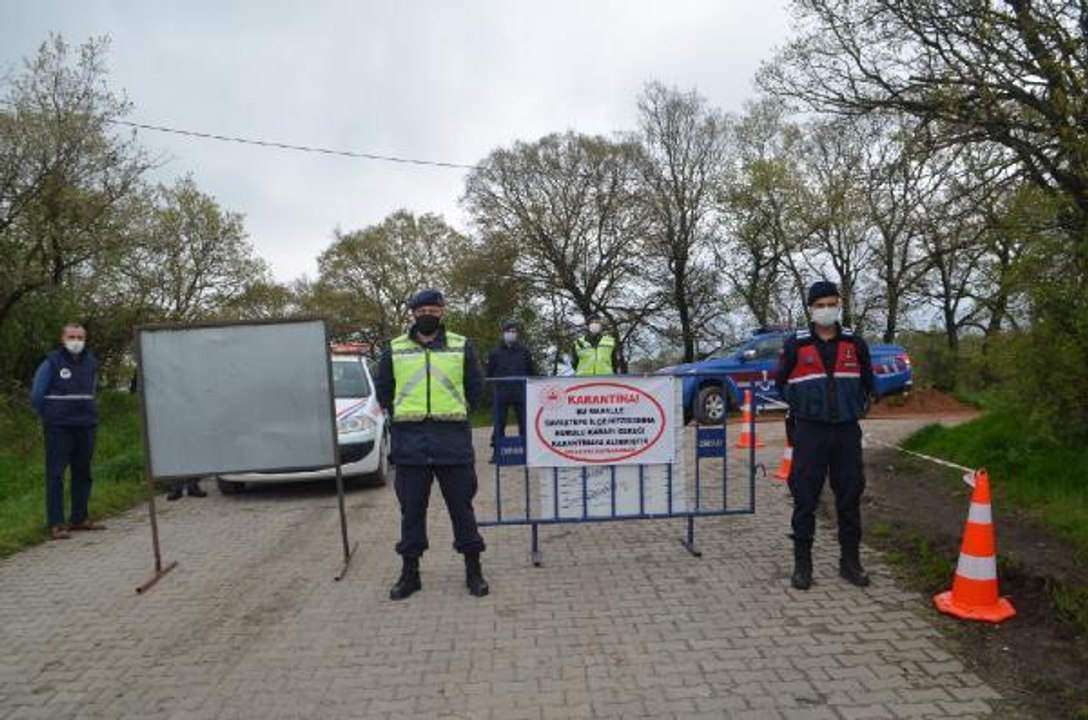 BALIKESİR'DE 9 MAHALLE KARANTİNAYA ALINDI; KADINLAR TOPLU HALDE YUFKA AÇMIŞ