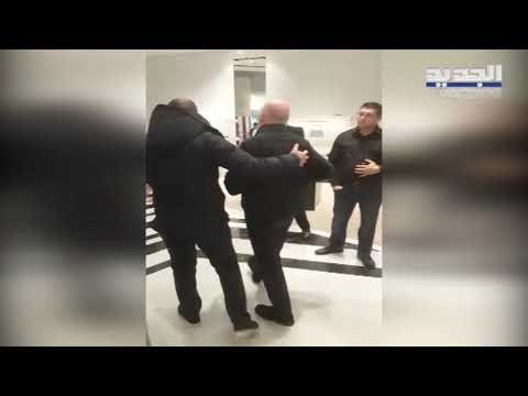 محتجون يجبرون وزير الأشغال والنقل يوسف فنيانوس على مغادرة أحد المجمعات التجارية