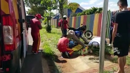 Motociclista fica ferido em colisão contra carro na Rua Jorge Lacerda