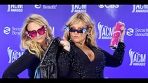 Miranda Lambert and Elle King Had the Best Time at the 2021 ACM Awards | OnTrending News