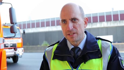 Horror-Unfall Auf A3: Tonnenschwere Betonwand Zerquetscht Kleinwagen Mit Junger Fahrerin