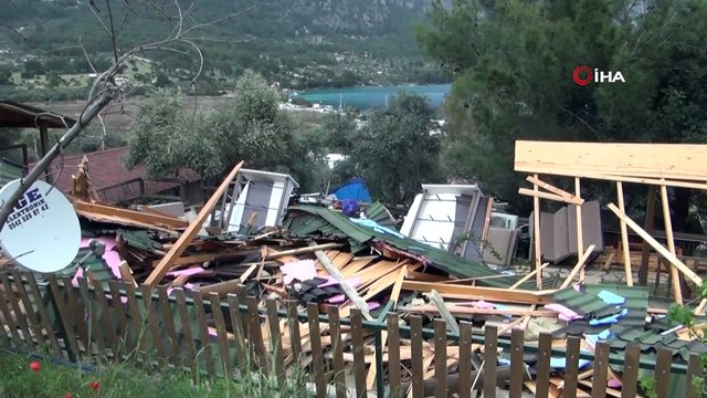 Akbük koyunda yıkımlar devam ediyor