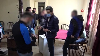 Dernekte iskambil oynayan 5 kişiye 15 bin 750 lira ceza