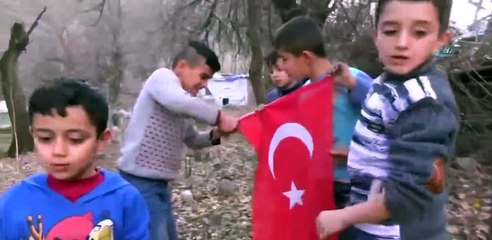 Beytüşşebaplı çocukların bayrak hassasiyeti gururlandırdı