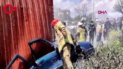 BURSA'DA TIR'IN ÜZERİNE DEVRİLDİĞİ OTOMOBİL YANDI; 1 ÖLÜ, 2 YARALI