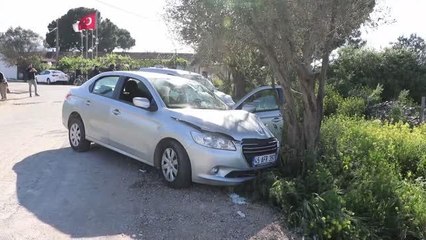 Kovalamaca sonrası ağaca çarparak duran otomobilde uyuşturucu ele geçirildi