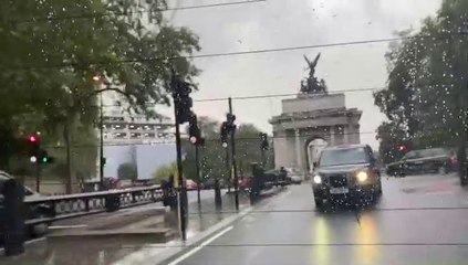 Tom Cruise is also wearing mask in public  ||  Follow rules to stay safe