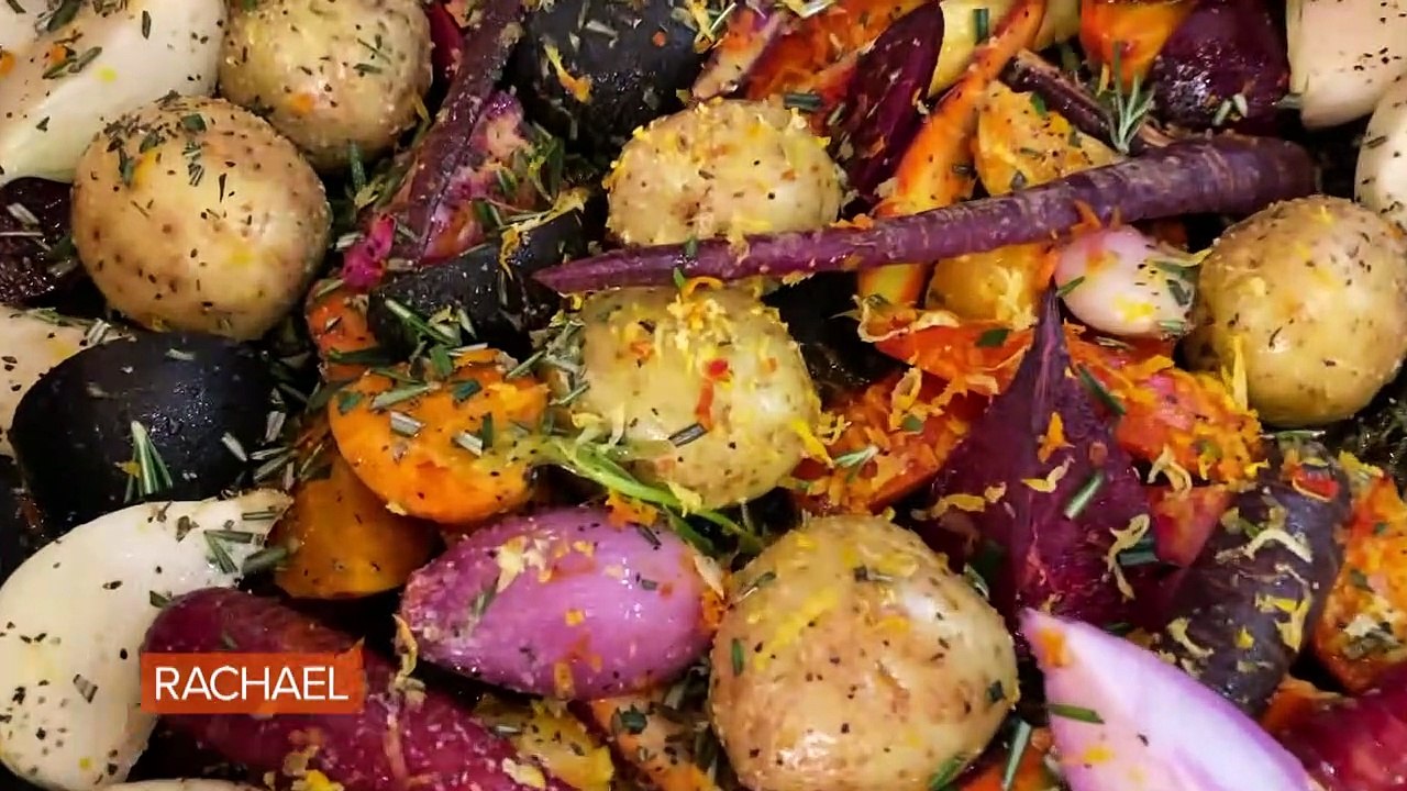 Thanksgiving Tray Bake: Turkey Breast + Roast Veggies With Worcestershire-Cider Gravy | Rachael Ray
