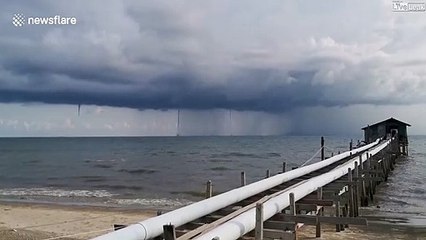 Quadruple trombe marine... Du jamais vu