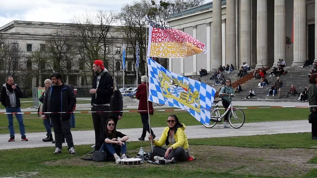 Teil 6: 11.04.2021 München Königsplatz:Bernd Bayerlein von den Polizisten für Aufklärung