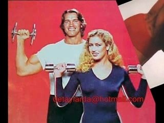 ARNOLD SCHWARZENEGGER   Girls ;)