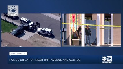 Police looking for man who carjacked 17-year-old at elementary school in Phoenix