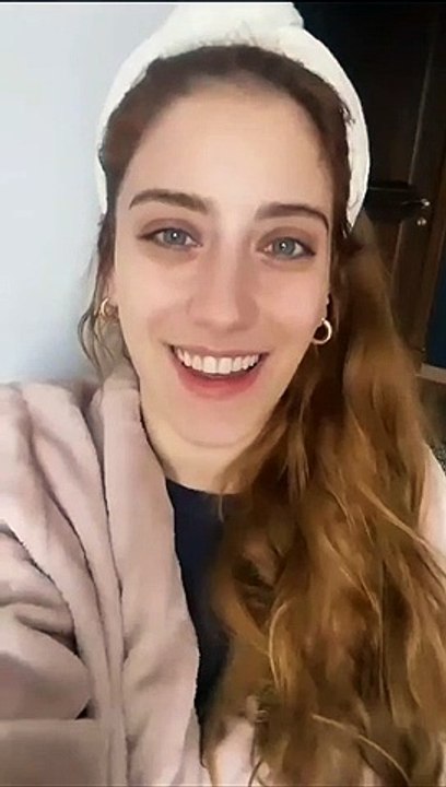 Hazal Kaya confirmed the news of Covid-19 caught with a statement.