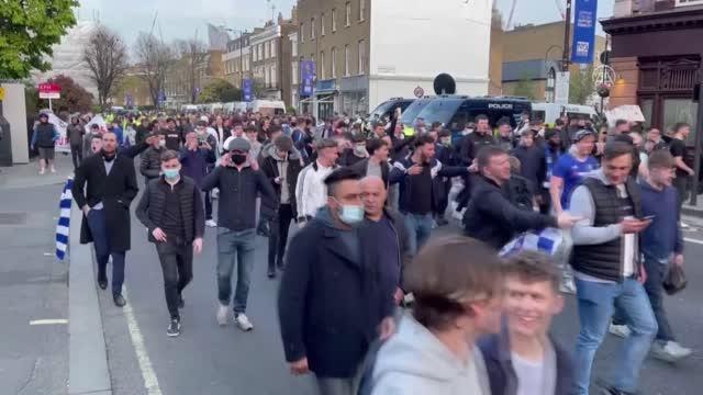 İngiltere'de Avrupa Süper Ligi protestosu