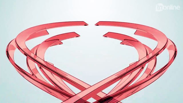 Caminhão carregado com soja tomba na BR-376 e carga se espalha pela rodovia