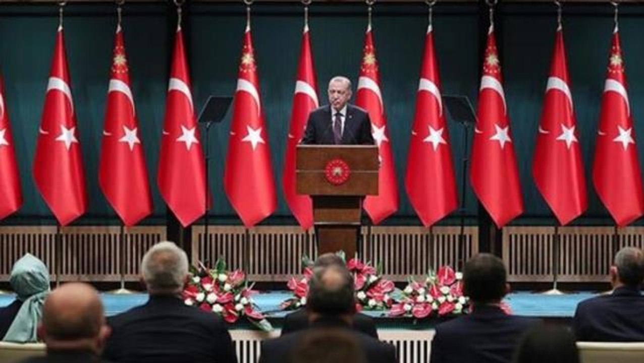 Kabine'de beklenen revizyon yapıldı! 3 bakanlığa atama yapıldı, 2 bakan görevden alındı