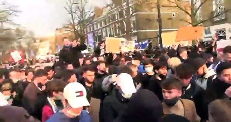 Chelsea taraftarı, Süper Lig'in dağılmasını kutladı