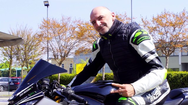 KAWASAKI ZX 10R AKRAPOVIC EXHAUST SOUND