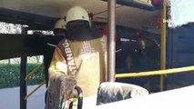 Beşiktaş'ta çift katlı halk otobüsü tünel içerisinde bariyerlere ok gibi saplandı