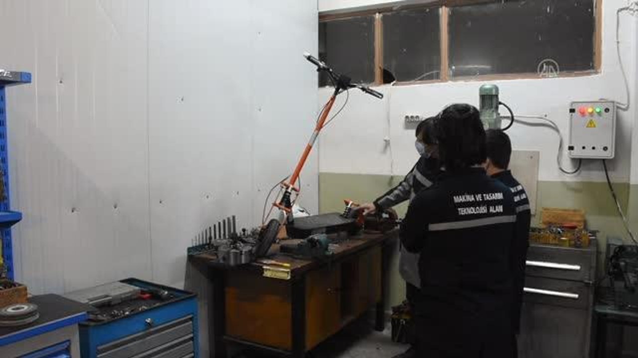 Meslek lisesinde üretilen elektrikli scooter için siparişler gelmeye başladı