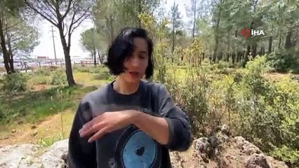 Sokak hayvanlarını beslemek için her gün kilometrelerce yol kat ediyor