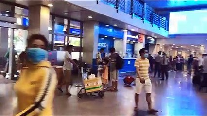 Sân bay Tân Sơn Nhất vắng lặng trong ngày Giỗ tổ Vua Hùng năm 2021