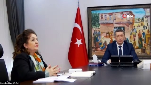 Milli Eğitim Bakanı Selçuk uzaktan eğitimde rol oynayan anne ve babalar ile görüştü