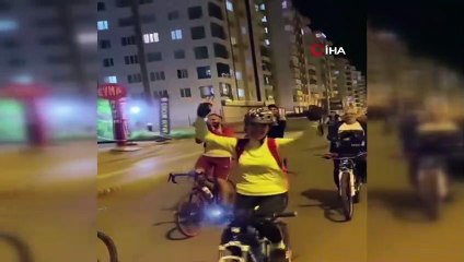 Diyarbakır'da bir bisiklet grubu kısıtlama saatinde şehir turu attı