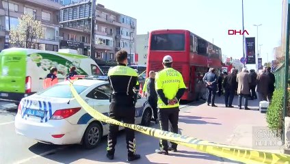 Çift katlı otobüs kaza yaptı