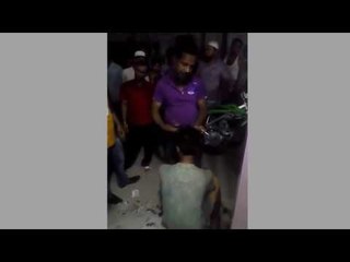 গরিব শিশু-কিশোরদের মাথা ন্যাড়া করলেন আ.লীগ নেতা - Jagonews24.com