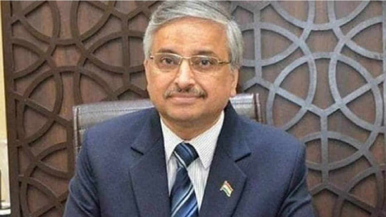 Is covid air-borne? Here's what Dr Guleria said