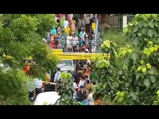 বকেয়ার দাবিতে বিজিএমইএ ভবন ঘেরাও - Jagonews24.com