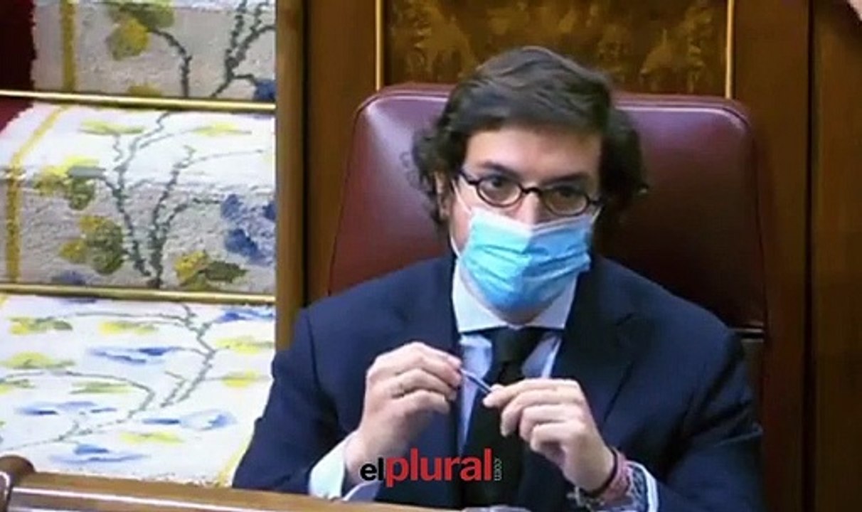 María Jesús Montero: "¿Es usted sobrino del señor Rato, no? Hay que tener cuajo para venir aquí a hablar de corrupción"