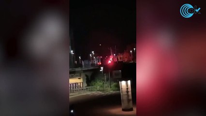 Los ultras del Schalke persiguen a los jugadores tras su descenso