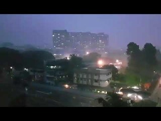 দিনের বেলাতেই নেমে এল সন্ধ্যা