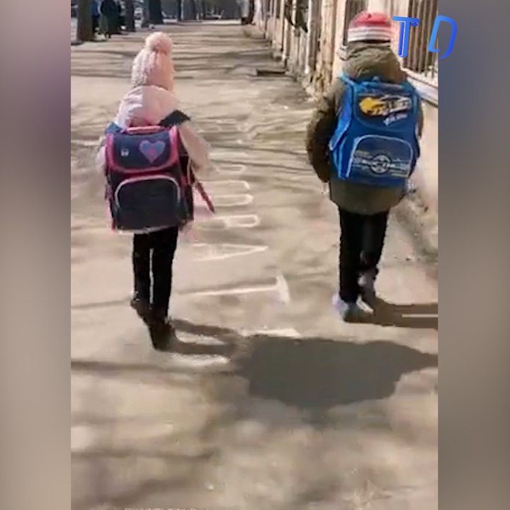 Quand on vous dit que les sacs d'école sont beaucoup trop lourds...