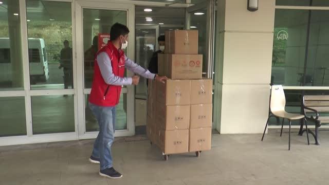 65 yaş üstü 100 aileye yardım kolisi dağıtıldı