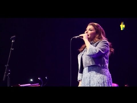 غنّت المحبةَ والسلام..وصوتُها يعلو على التشويش - فن الخبر