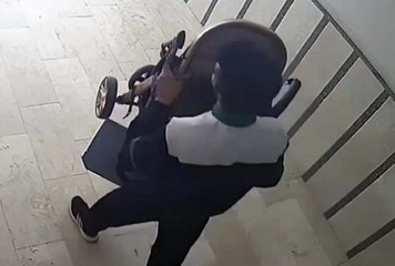 APARTMANDAN BEBEK ARABASI HIRSIZLIĞI KAMERADA