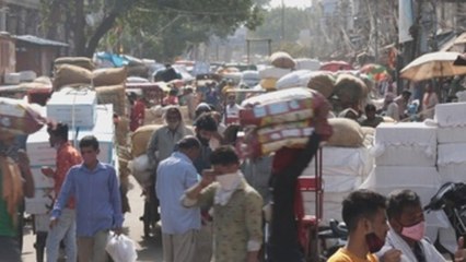La India roza los 300.000 casos de covid y nuevo récord con 2.023 muertes