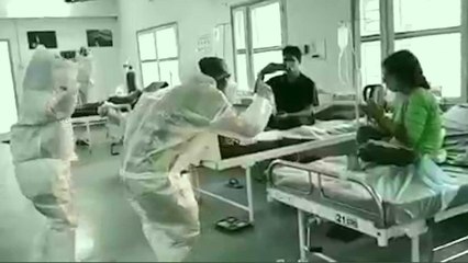 ಕೊರೊನಾ  ರೋಗಿಗಳಿಗೆ ಮನರಂಜನೆ ನೀಡುತ್ತಿರುವ ಕೊರೋನಾ ವಾರಿಯರ್ಸ್ | Filmibeat Kannada