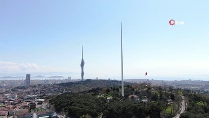 Çamlıca Tepesi'ne Türkiye'nin en uzun bayrak direği dikildi