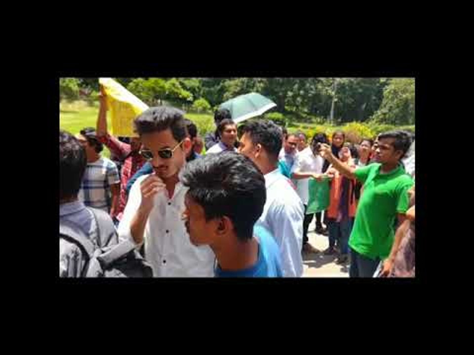 চবিতে ছাত্রলীগের বাধায় পণ্ড শিক্ষক-শিক্ষার্থীদে...