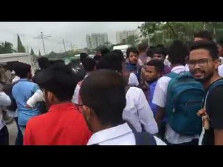বিমানবন্দর সড়ক অবরোধ করে শিক্ষার্থীদের বিক্ষোভ পর্ব -১- jagonews24.com