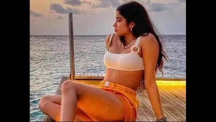 Janhvi Kapoor in the Maldives with her friends.