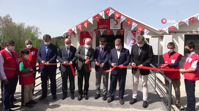 Türk Kızılay, Diyarbakır’da 10 bin kişiye sıcak yemek sunmak için aşevi kurdu