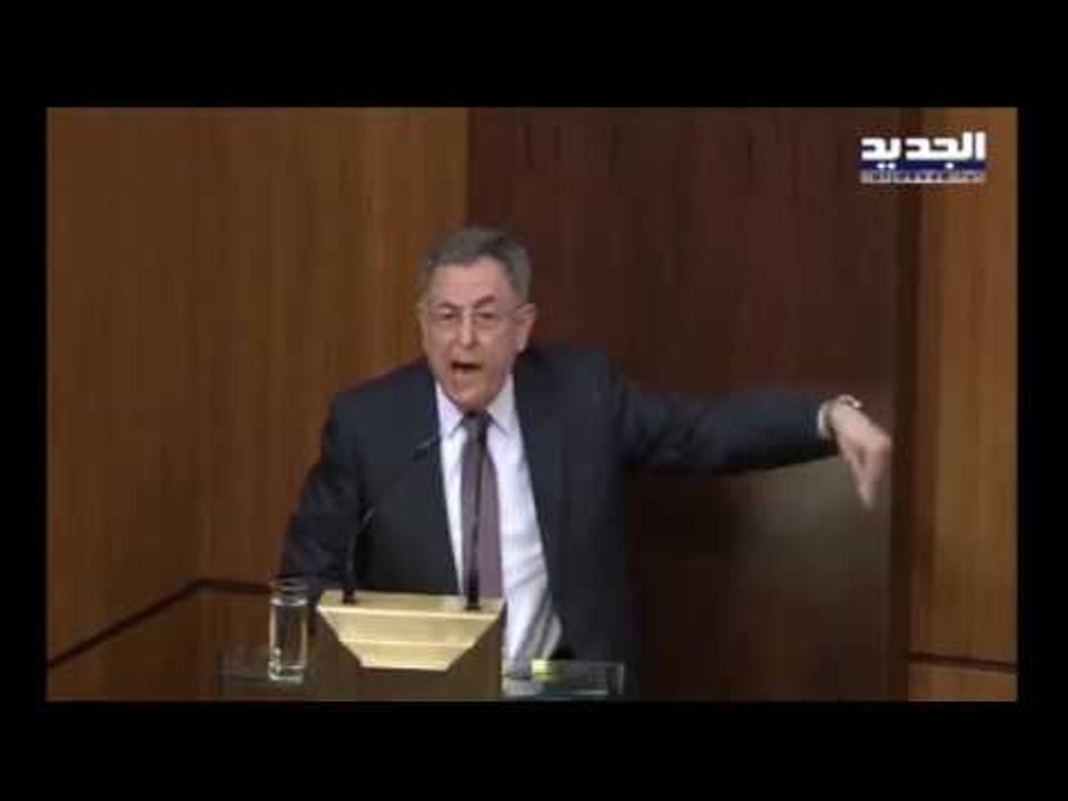 مشادة كلامية بين الرئيس السنيورة والنائب الموسوي